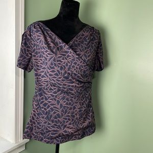 Banana republic navy and pink blouse, size 10